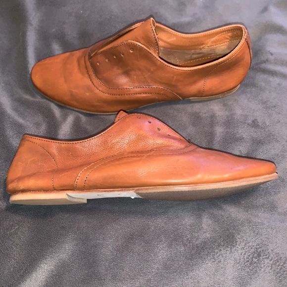 BOEMOS, size 11, real leather flats - Picture 2 of 2